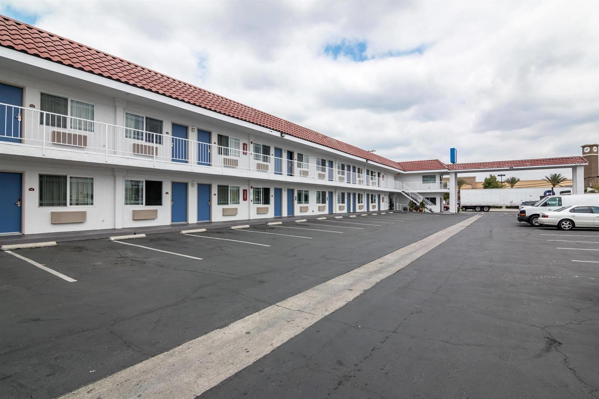 Motel 6-Norwalk, Ca Dış mekan fotoğraf
